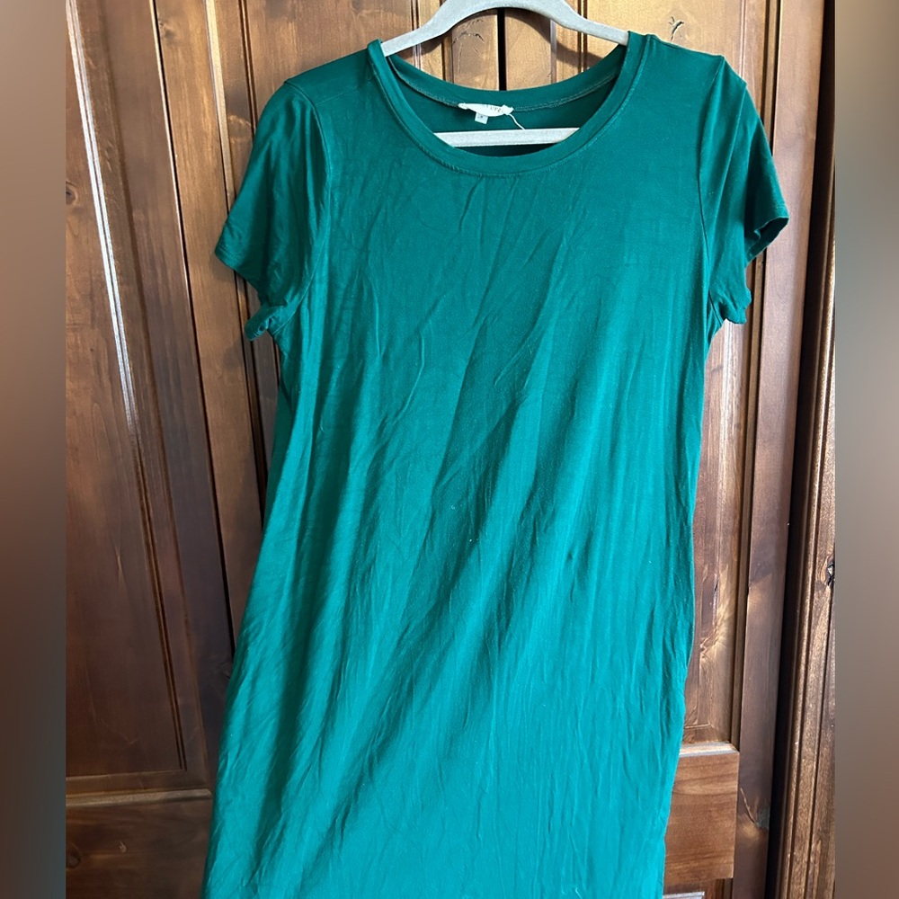 My Ellement Boutique t-shirt shift dress. HOC Autumn